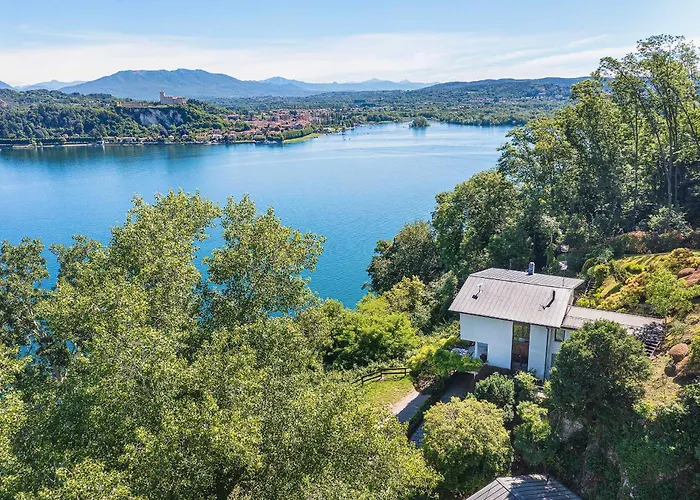 Stylish & Spectacular Views! - La Rocca Arona