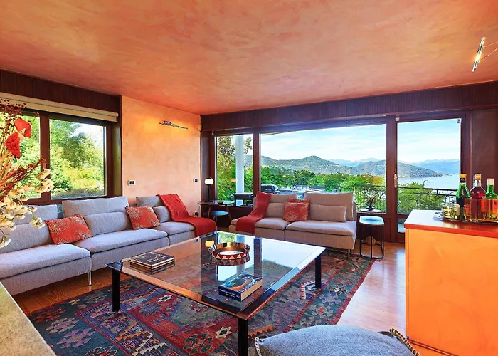 Stylish & Spectacular Views! - La Rocca فيلة